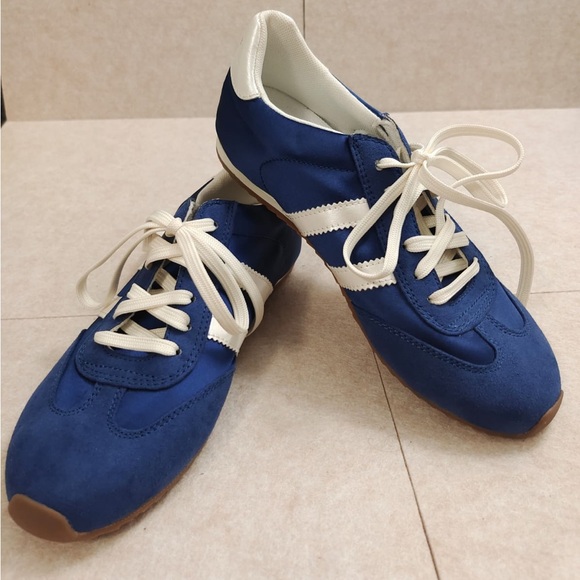 JSlides Footwear Peggy Sneaker Women’s Blue Size 6M New Without Box - Picture 2 of 9